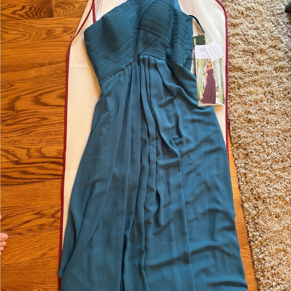Elegant Teal Evening Gown